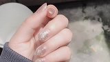 五一无聊，在家自己做个指甲。事实证明我不是专业的啊