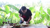 农村四娃自家煮土灶火锅，准备十几种菜品不输火锅店，日子真潇洒