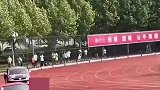 高校运动会开幕式现硬核赛车秀，出场效果如同招生简章