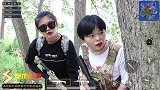 绝地求生真人版：小伙掉线被敌人炸，俩队友见死不救，结局太逗了
