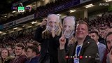 英超-1718赛季-联赛-第37轮-庆生80' 布莱顿主席80大寿 看台球迷为其庆生