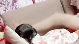 兄妹俩一在家就相爱相杀，接下来一幕，原谅我笑出了猪叫
