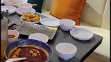 吃完饭临走前突然被一位男士叫住