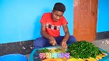 男子参加切辣椒大赛，竟然启动了四级头盔，他会胜利吗！