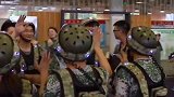 近日，东华大学军训推出真人吃鸡演习，学校武装部部长表示，通过模拟对抗，提高协同能力和爱国情怀