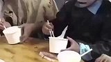 剧组人员吃饭是这样的！！