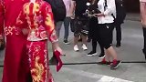 这新娘的暴脾气你敢惹吗，我都想笑了