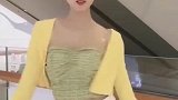 小姐姐婀娜多姿甜蜜蜜,腿精白润美