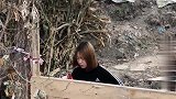 美女上厕所没带纸，于是给朋友打电话求助遭拒绝，结局太有趣了