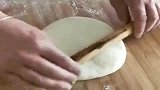 广东农村大妈是这样做面饼的，我还是第一次见呢