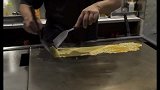 东京小店，看看日式铁板煎蛋卷是怎么做的，简单速度