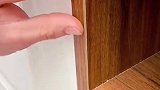 油性胶水，塑料，金属，陶瓷，本材，石材，皮革，玻璃，小孩玩具等等都可以粘