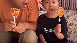 七彩童年：爸爸和宝宝都有好多好漂亮的糖