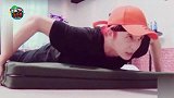 薛之谦录制节目心事重重，偷偷抠鼻孔变“邋遢大叔”