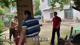 二哥的新工作室空调冰箱和家电齐全装好咯，大嫂说烧鞭炮庆祝庆祝