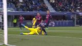 第74分钟博洛尼亚球员姆巴耶黄牌