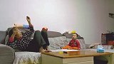两岁宝宝是个演员，一秒入戏，样子可爱的没天理！！！