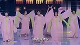 小伙胆儿很大，竟敢调侃郭德纲像二妈。妩媚又潇洒的照片辣眼睛