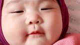 小胖妹的表情，实在是太可爱了