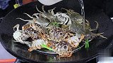 海蟹和河蟹哪种更好吃父子三人煮了一大锅，看看到底哪种更好吃
