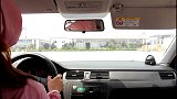 科目二女学员总是控制不好车速，倒库老是出错。教练：车速必须练