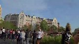 这是登贝莱扳平比分后的巴黎街头