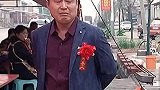女儿婚礼上，父亲不小心哭成了泪人