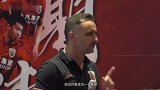 上港第一阶段生活大揭秘：李圣龙献唱 奥斯卡被抹蛋糕