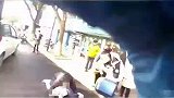 男童高烧40度抽搐昏厥，警方接到报警后2分钟赶到
