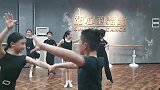 汗已甩到屏幕外