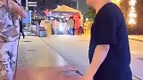 也许唱到他的心里，你们觉得呢瞬间暖心！