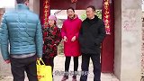儿子打工刚走，刁蛮儿媳就在家闹事，先把婆婆打晕又让公公喝尿