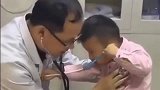 今天来看大夫，结果儿子给大夫看起了病，长大是个当医生的料！