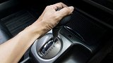 手动挡换挡时总有顿挫感怎么办？老司机教你一招，轻松解决问题！