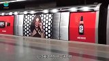 中国最凄凉的地铁站，出站就是一片荒山野岭，老外中国真的有钱