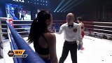 泰国美女重拳出击顶着打，中国王聪猛攻硬怼乱拳击倒数次大获全胜