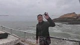 刚涨潮鱼群随着潮水上来，值钱的春子鱼接连上钩