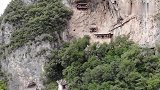 陕西陇县龙门洞，或是最惊险的悬空道观之一，佩服开凿的道人！
