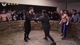 还是战斗民族会玩！紧张刺激的裸拳比赛，各种的击倒看着过瘾