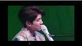 王源《花瓣》首唱，唯美的花瓣雨特效，琴上芭蕾伴舞，深情弹唱的小源，太美了！