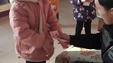 都说穷养儿子富养女，有点过了吧