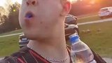 这哥们是挺耿直啊