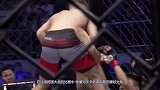 中国小将击倒日本拳王，连续重拳碾压对手，裁判飞身救人终止比赛