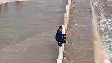 大型看潮现场，结果万万没想到