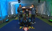 决赛能否再度超神？阿根廷门将马丁内斯双手压球 这是啥仪式？