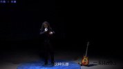 一刻 | 中国第一摇滚吉他手：摇滚很震撼，但最后是牺牲