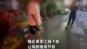 宠物店被曝卖病猫病狗，店家嚣张“贴脸”耍无赖，消费者讨说法被当场气哭
