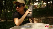 面对金钱的诱惑，女子不忘初心，这样的人让人佩服！