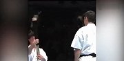 格斗-17年-日本空手道狂人 连续踢断多支棒球棍！-专题