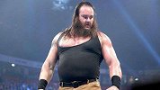 WWE-17年-斯特劳曼十大暴走时刻 雷霆一击摔塌擂台-专题